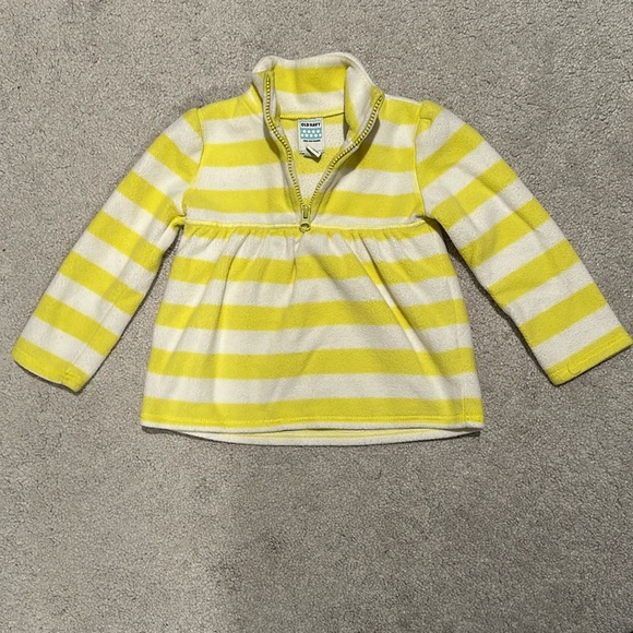 Old navy toddler fleece pullover - Picture 1 of 6